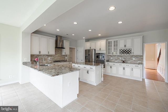 8170 DOUGLAS FIR DR, Lorton, VA 22079