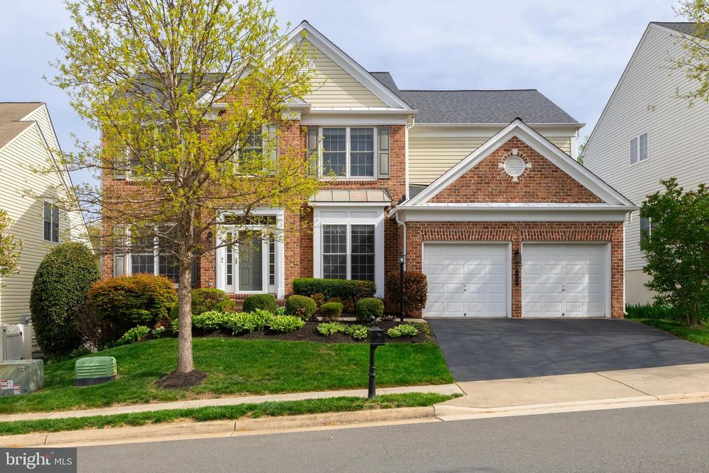 8170 DOUGLAS FIR DR, Lorton, VA 22079
