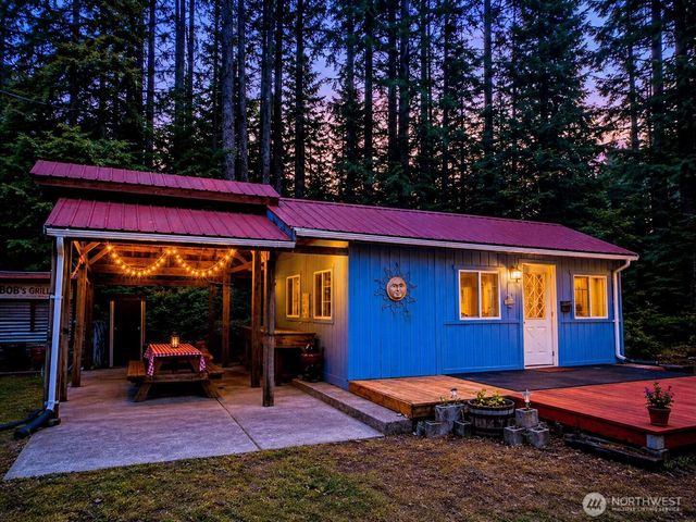 120 N Wynoochee Drive, Hoodsport, WA 98548