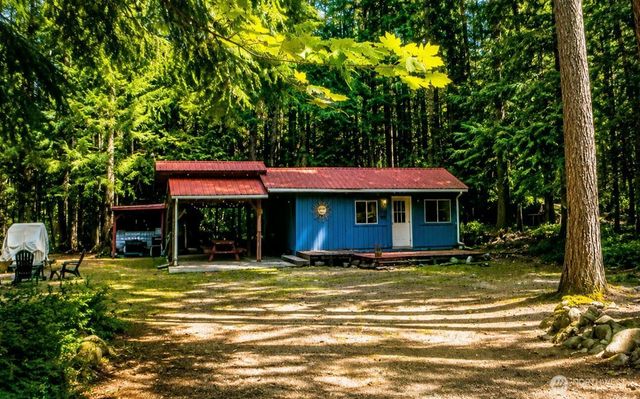 120 N Wynoochee Drive, Hoodsport, WA 98548