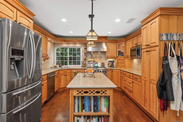 10470 Orozco, San Diego, CA 92124