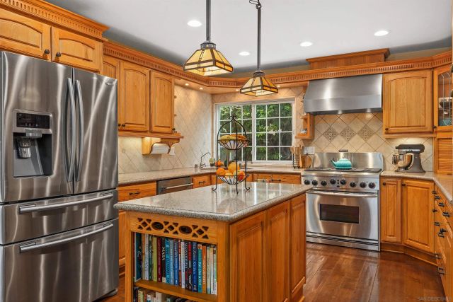 10470 Orozco, San Diego, CA 92124