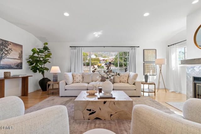 2902 El Caminito, La Crescenta, CA 91214