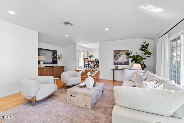 2902 El Caminito, La Crescenta, CA 91214