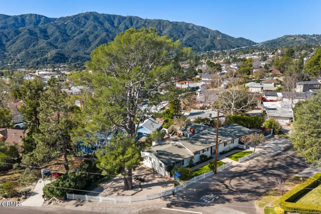 2902 El Caminito, La Crescenta, CA 91214