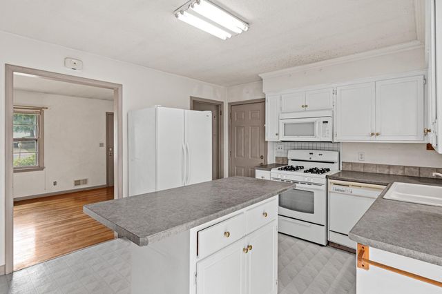 1837 City Heights Drive, Maplewood, MN 55117