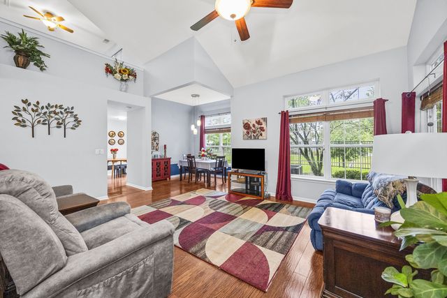 1729 Waterford Road, North Aurora, IL 60542