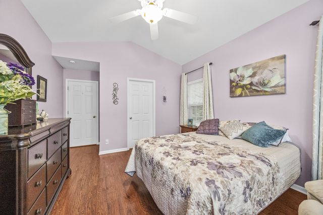 1729 Waterford Road, North Aurora, IL 60542