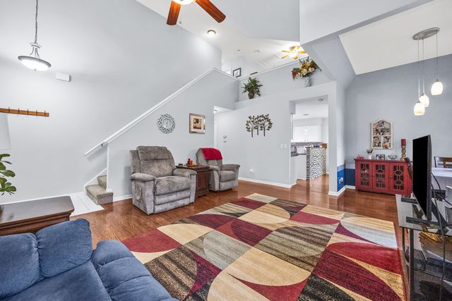 1729 Waterford Road, North Aurora, IL 60542