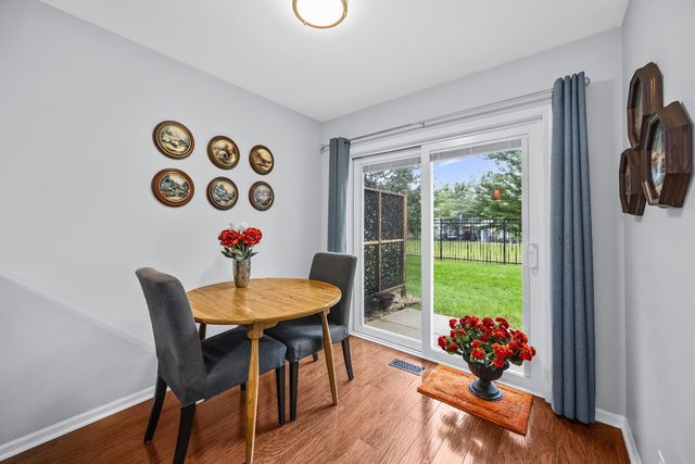 1729 Waterford Road, North Aurora, IL 60542
