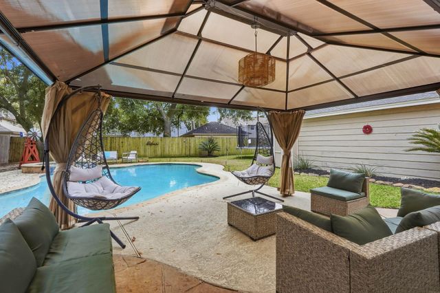 8223 Bairnsdale Lane, Houston, TX 77070