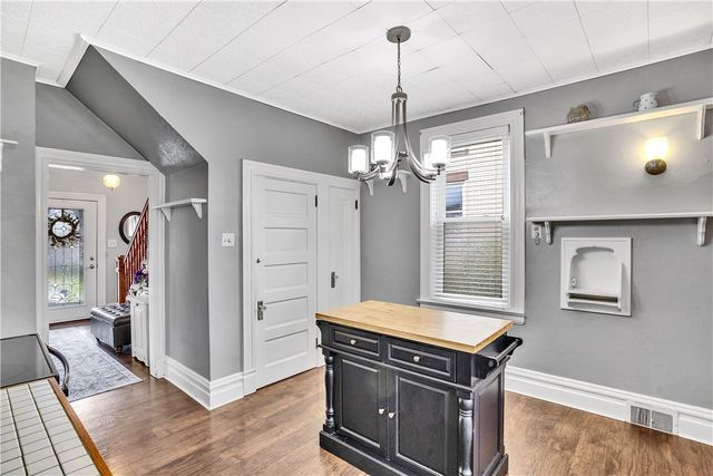 621 Cedar St, Irwin, PA 15642