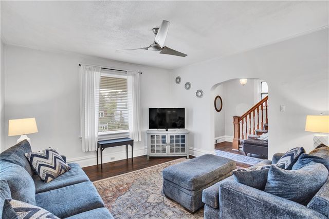 621 Cedar St, Irwin, PA 15642