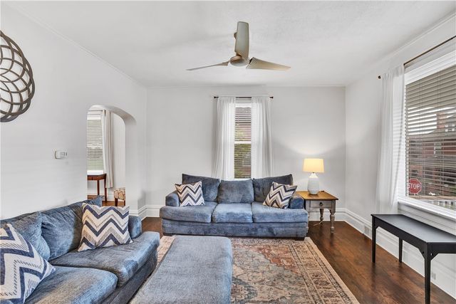 621 Cedar St, Irwin, PA 15642