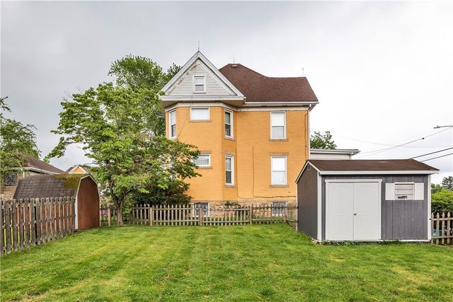 621 Cedar St, Irwin, PA 15642