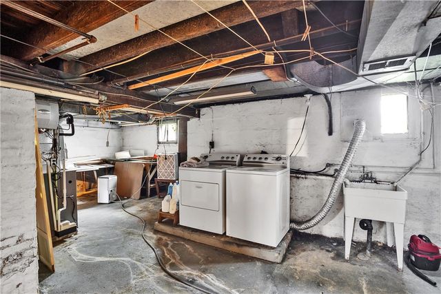 621 Cedar St, Irwin, PA 15642