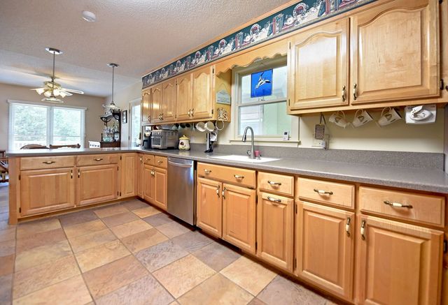 6000 Robinson Road, Young Harris, GA 30582