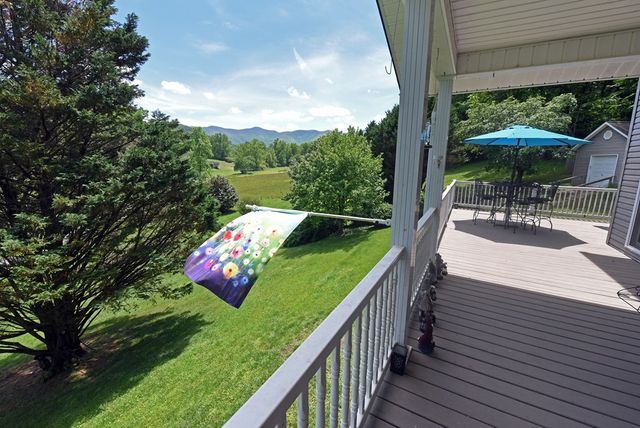 6000 Robinson Road, Young Harris, GA 30582