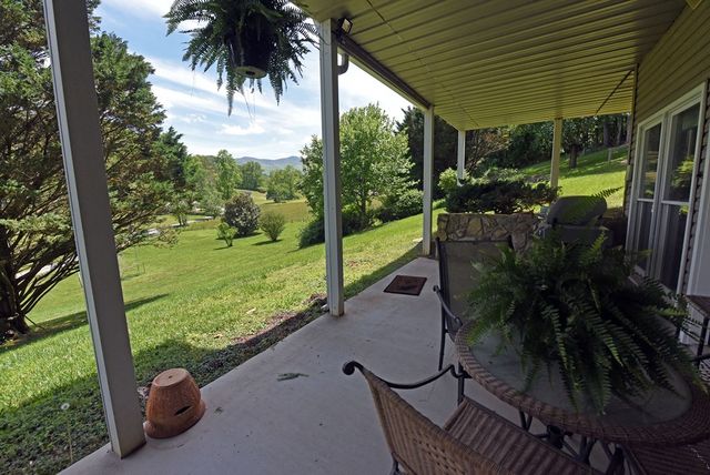 6000 Robinson Road, Young Harris, GA 30582