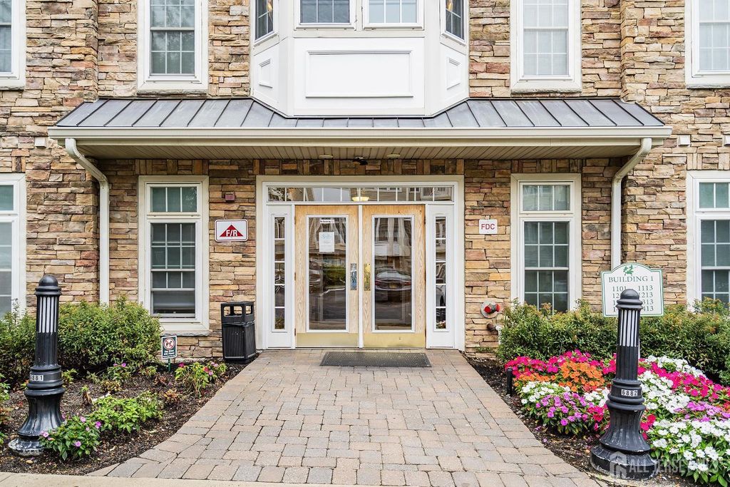 1204 Cedar Village Boulevard 204, East Brunswick, NJ 08816