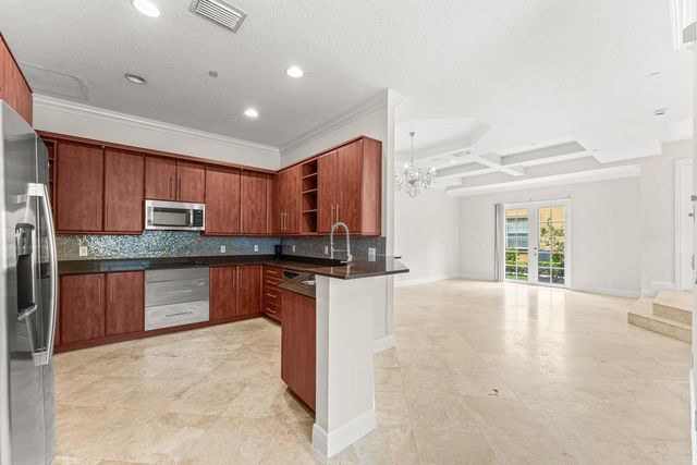 210 NE 69th Circle, Boca Raton, FL 33487
