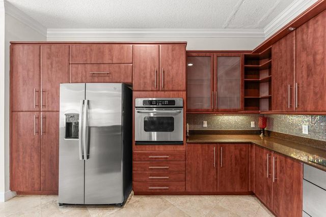 210 NE 69th Circle, Boca Raton, FL 33487