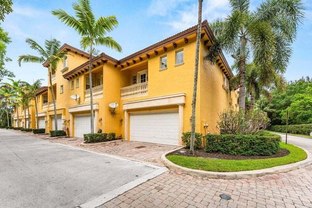 210 NE 69th Circle, Boca Raton, FL 33487