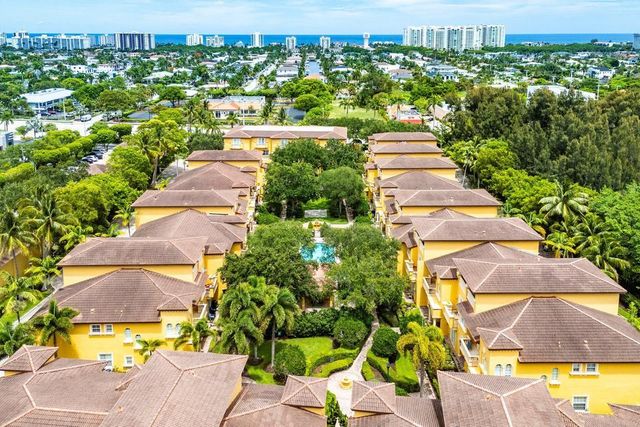 210 NE 69th Circle, Boca Raton, FL 33487