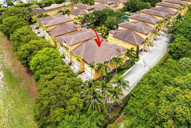 210 NE 69th Circle, Boca Raton, FL 33487