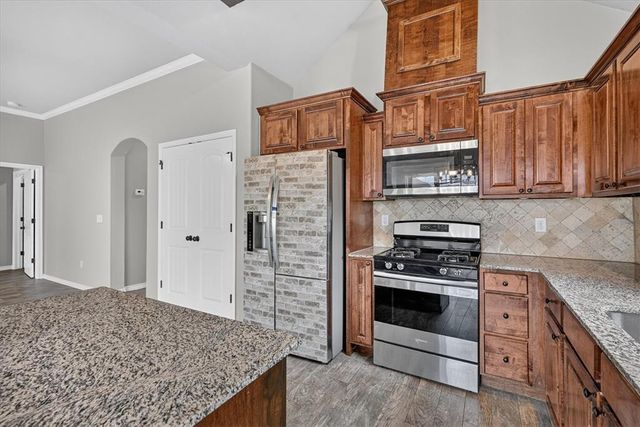 20550 Pioneer Drive, Harrah, OK 73045