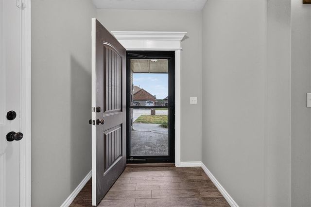 20550 Pioneer Drive, Harrah, OK 73045