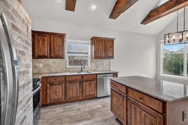 20550 Pioneer Drive, Harrah, OK 73045