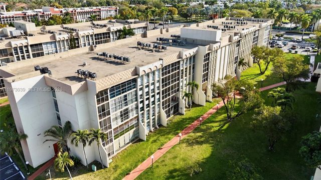 851 Three Islands Blvd 206, Hallandale Beach, FL 33009