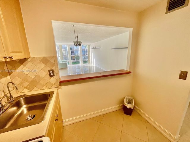 851 Three Islands Blvd 206, Hallandale Beach, FL 33009