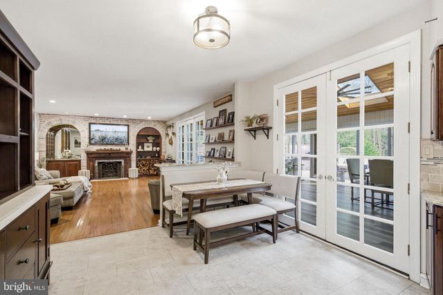 2 TEABERRY DR, Medford, NJ 08055