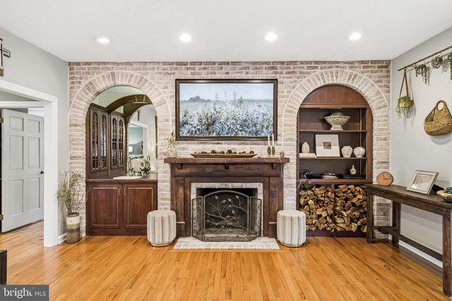 2 TEABERRY DR, Medford, NJ 08055