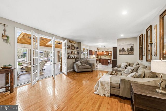 2 TEABERRY DR, Medford, NJ 08055