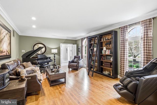 2 TEABERRY DR, Medford, NJ 08055