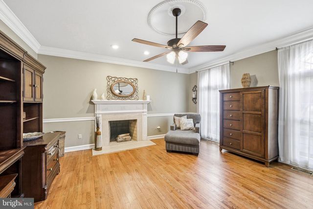 2 TEABERRY DR, Medford, NJ 08055