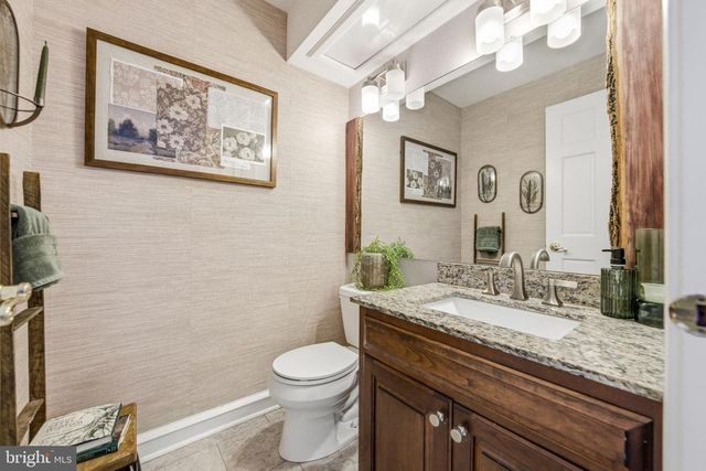 2 TEABERRY DR, Medford, NJ 08055