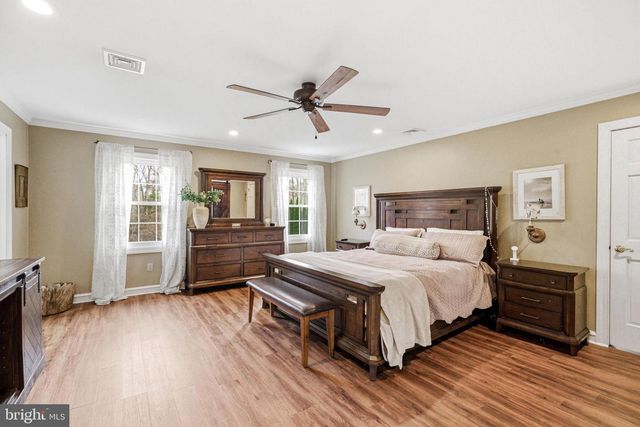 2 TEABERRY DR, Medford, NJ 08055