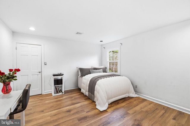 2 TEABERRY DR, Medford, NJ 08055