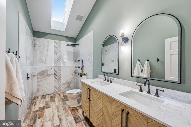 2 TEABERRY DR, Medford, NJ 08055