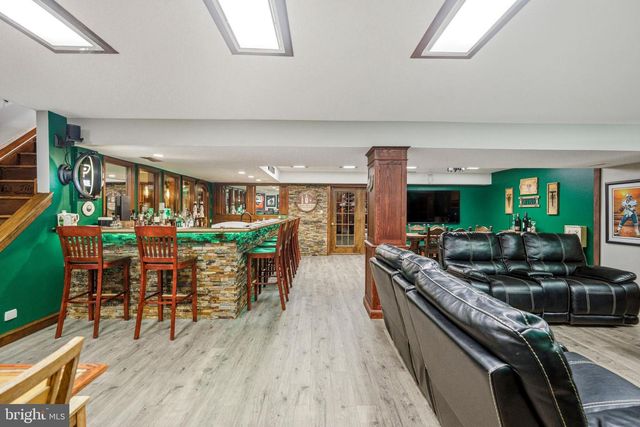 2 TEABERRY DR, Medford, NJ 08055