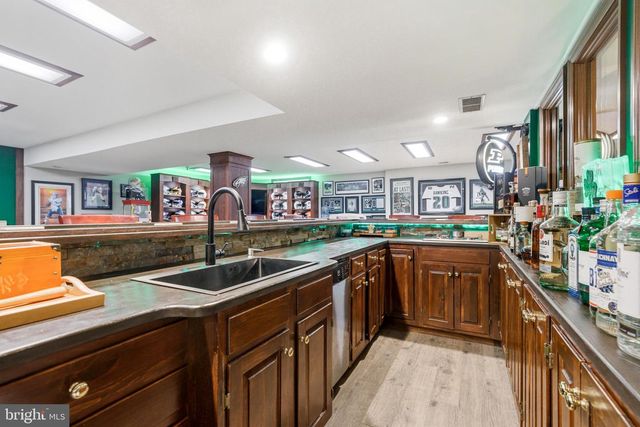 2 TEABERRY DR, Medford, NJ 08055