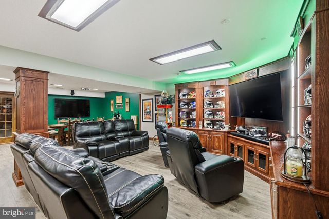 2 TEABERRY DR, Medford, NJ 08055