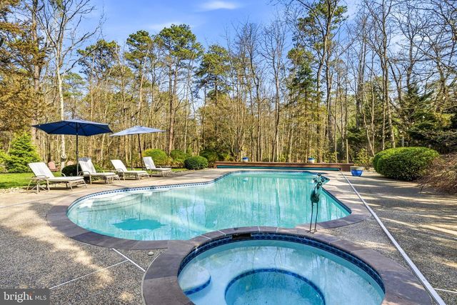 2 TEABERRY DR, Medford, NJ 08055