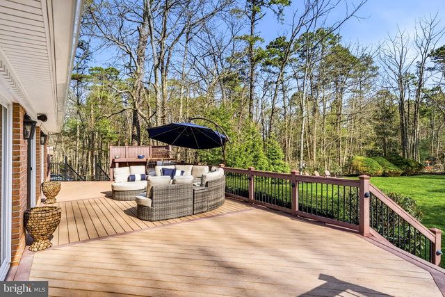 2 TEABERRY DR, Medford, NJ 08055