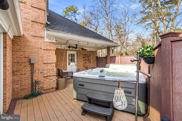 2 TEABERRY DR, Medford, NJ 08055