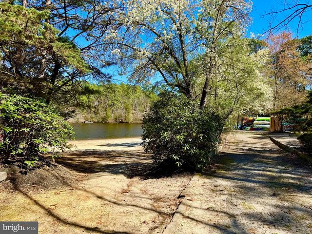 2 TEABERRY DR, Medford, NJ 08055